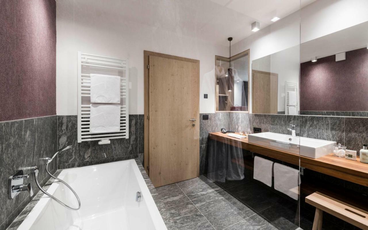 Vinea - Suites Tirolo Luaran gambar